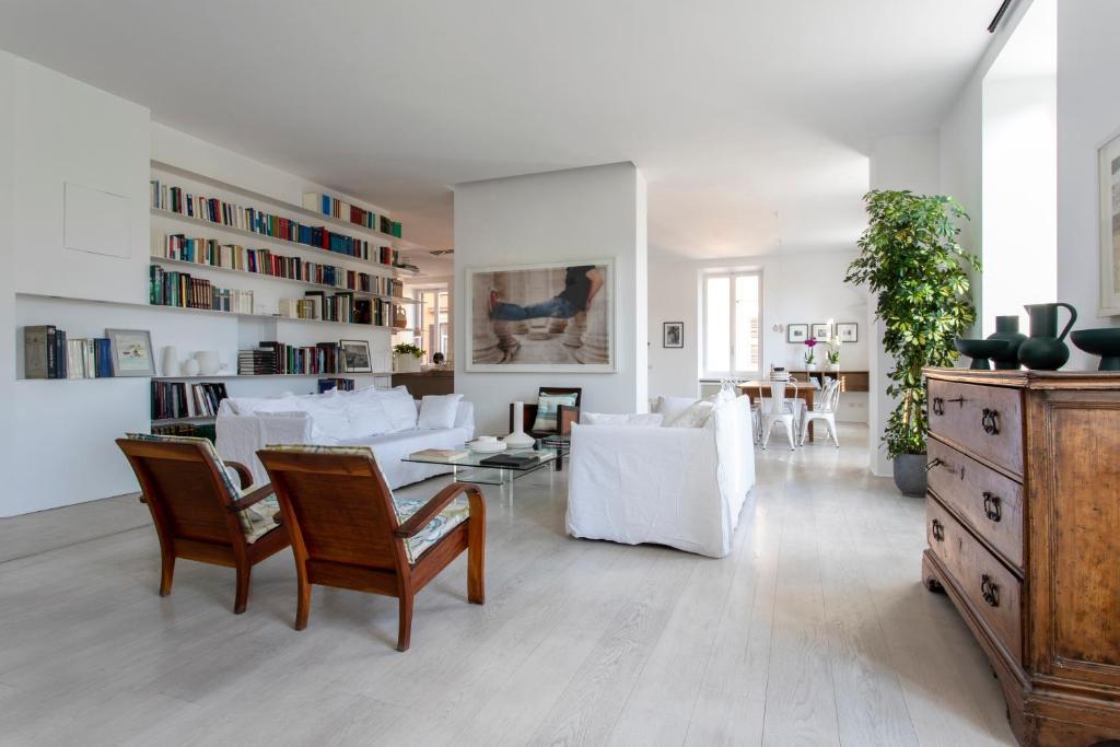 GuestHost - Piazza Fanti Luxury Apartments - Tap to explore photos