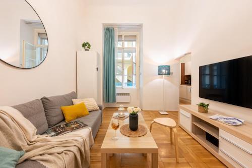 Prague Days - Studio in the Heart of Prague near Astronomical Clock - Tap to explore photos