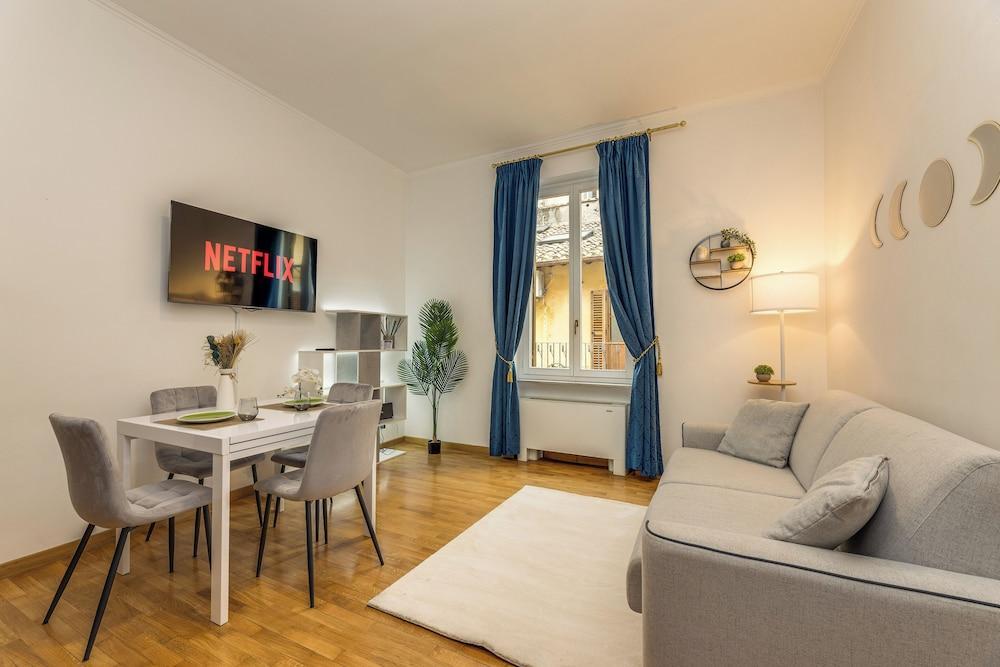 Colosseum Sweet Life Apartment - Tap to explore photos