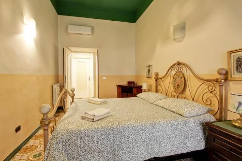 Roman Apartment - Tap to explore photos