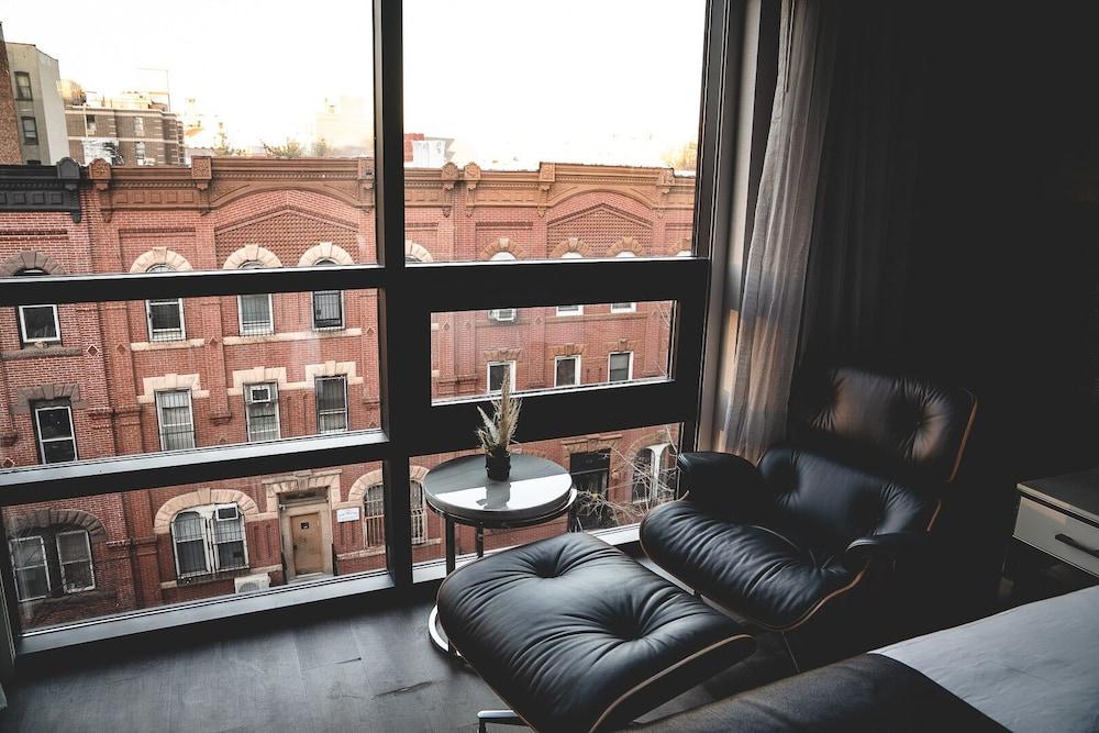 42 Hotel Room Type - Superior King Room - Accessible