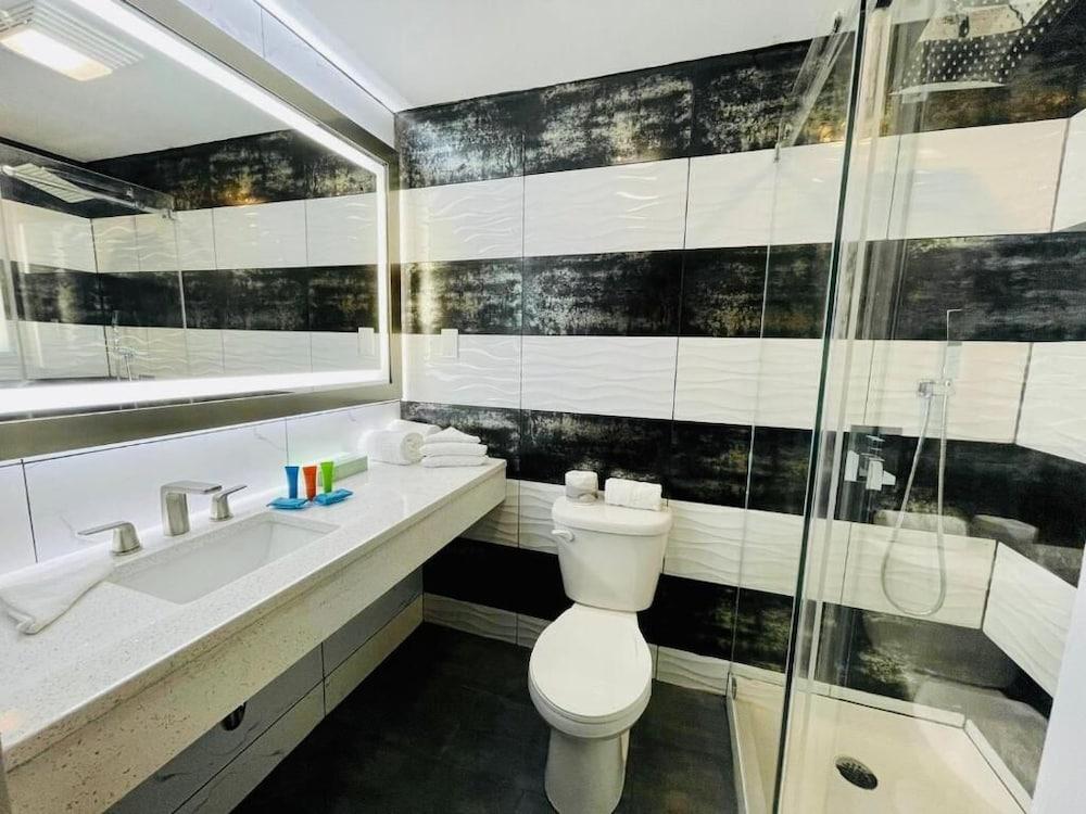 Casa Azul Hotel Blu JFK Room Type - Deluxe Double Room, Smoking