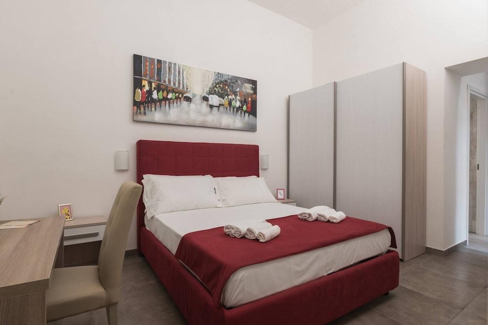 Vatican Suite 2 Levels Completely Renovated - Tap to explore photos