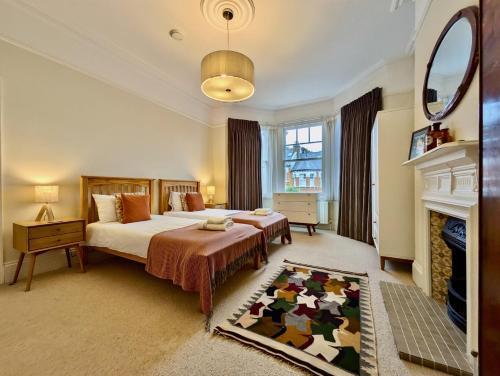 Impressive 5BR family home in Leafy Room Type - Apartment