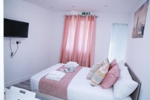 Harrow Luxury Apartment with free parking