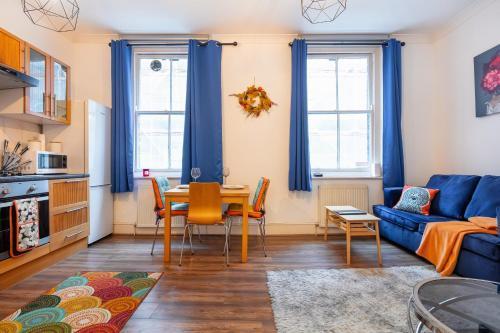 Lovely AirConditioned One Bed in the Heart of Covent Garden - Tap to explore photos