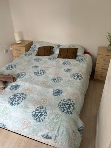 Double room with shared bathroom and kitchen rm2