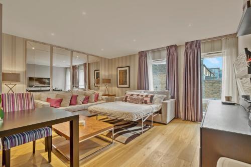 Modern 2 bedroom & 2 bathroom apartment in Fulham