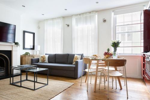 Fantastic One Bedroom Apartment in Soho - Tap to explore photos