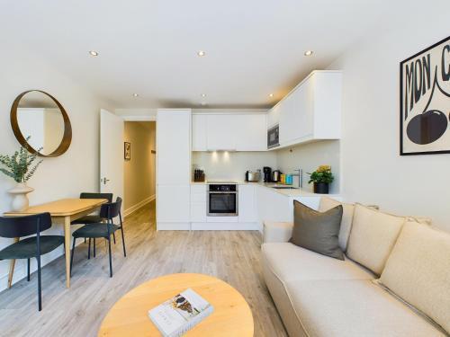 Be London - The Holborn Residences - Tap to explore photos