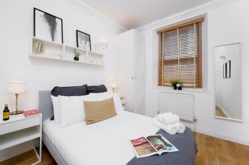 2 Bedr, 3 Beds, 1 Bath Thames, Trafalgar SQ - Tap to explore photos