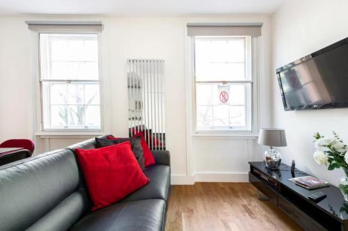 stylish flat in heart of London - Tap to explore photos