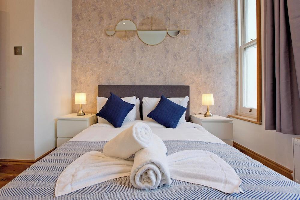 Imperial Earls Court Apartments Room Type - Apartment, 3 Bedrooms
