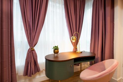 London Nino Apartments Room Type - Two-Bedroom Apartment