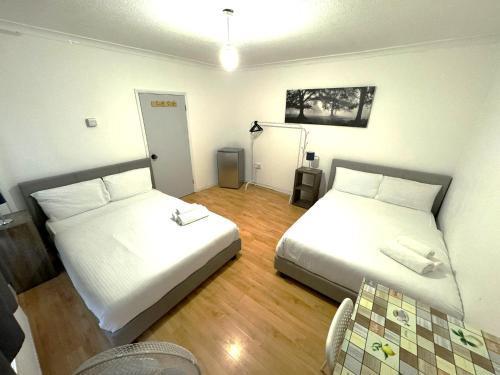 Stepney Green Comfy Double bed rooms 14 - Tap to explore photos