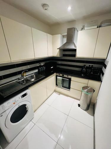 "Spacious Family, Friendly" 1 BR in Kings cross, St Pancras!!!118A - Tap to explore photos