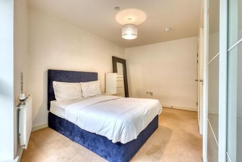 London Dockside Apartment