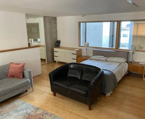 Loft in Haggerston - Tap to explore photos