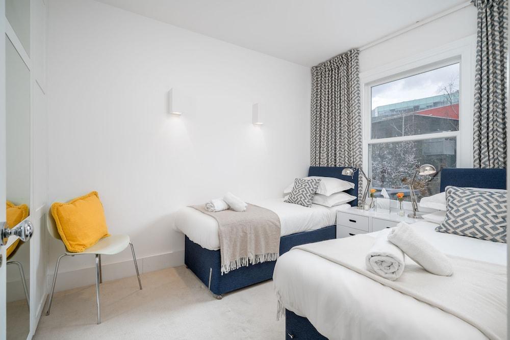 JOIVY Captivating 2-Bed Flat In Shepherd'S Bush - Tap to explore photos