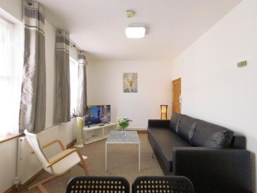 Carnation Flat A in Wembley - Tap to explore photos