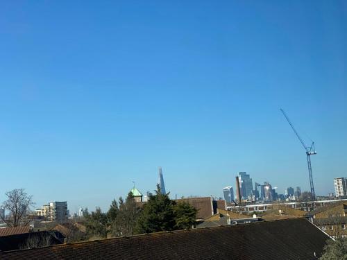 Bright, Spacious, modern Interior Decor 2 bedrooms Apartment with amazing views