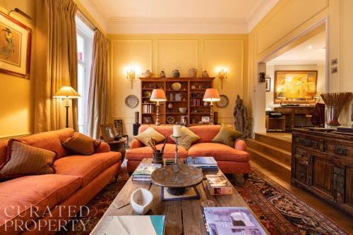 Lavish 2 Bedroom Flat with Roof Garden by Hyde Park - Tap to explore photos