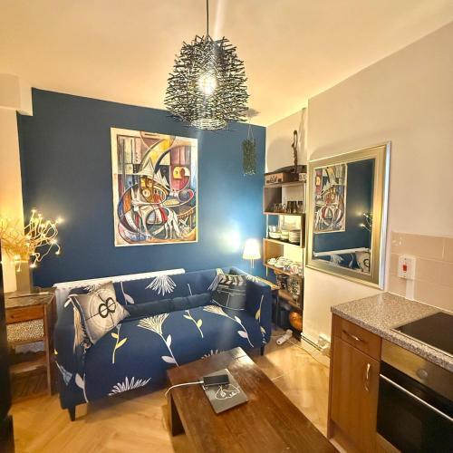 Stylish Flat in Central London! - Tap to explore photos