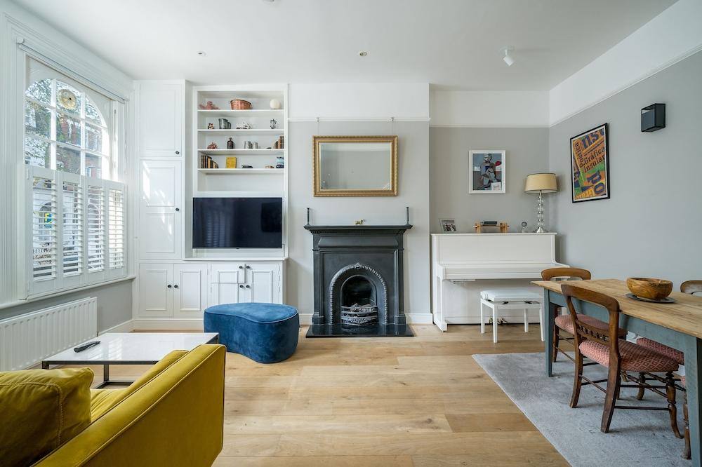 JOIVY Captivating 1-Bed Flat In Fulham - Tap to explore photos
