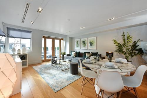 London Choice Apartments - Mayfair - Bond Street - Tap to explore photos