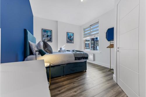 Lovely Two Bedroom with Ensuite Bathrooms - Tap to explore photos