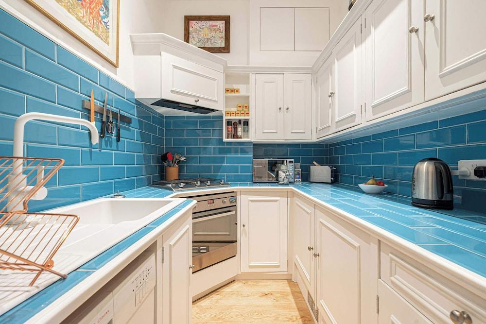 Lovely 1 Bedroom Flat in Chelsea - Tap to explore photos