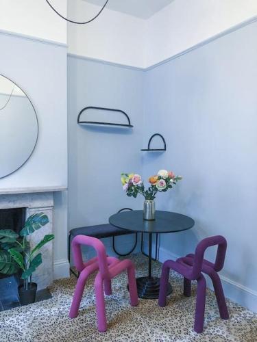 Lovely 1 Bedroom Flat in Chelsea - Tap to explore photos
