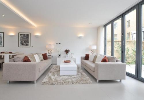 Luxury 4 bed home in Central London - Tap to explore photos