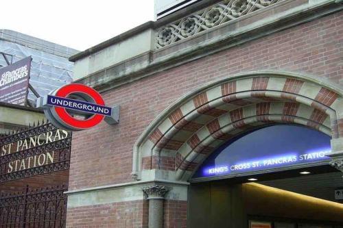 Entire Flat in Euston-Kings Cross - Tap to explore photos