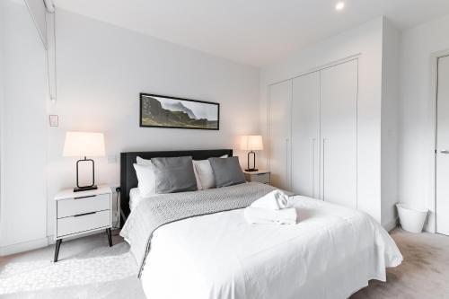 Khayat Homes - The Cosy Cabo - One Bed Apt - Tap to explore photos