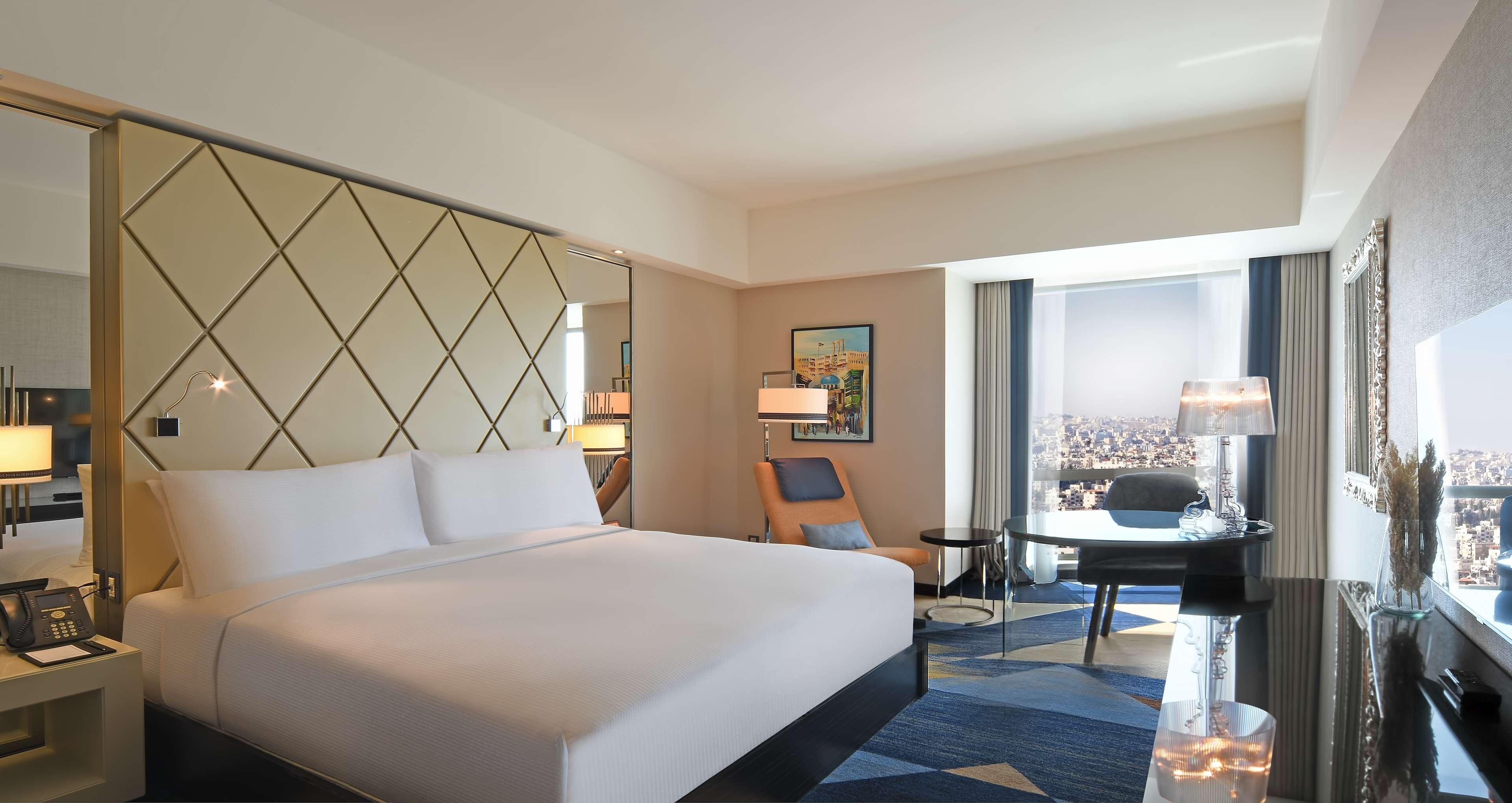 Hilton Amman Room Type - KING DELUXE ROOM