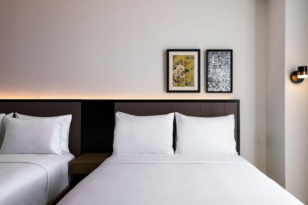 Renaissance New York Flushing Hotel at Tangram Room Type - Standard Double Room, 2 Double Beds (Mobility/Hearing Access, Roll-In Shwr) Renaissance New York Flushing Hotel at Tangram Room Type - Standard Double Room, 2 Double Beds (Mobility/Hearing Access, Roll-In Shwr)