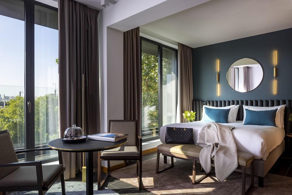Howard Sur Seine Room Type - Superior Room