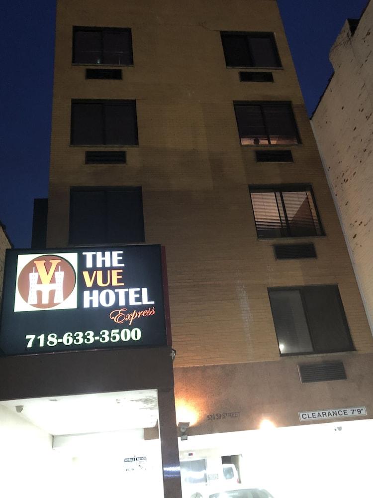 The Vue Hotel Express - Tap to explore photos