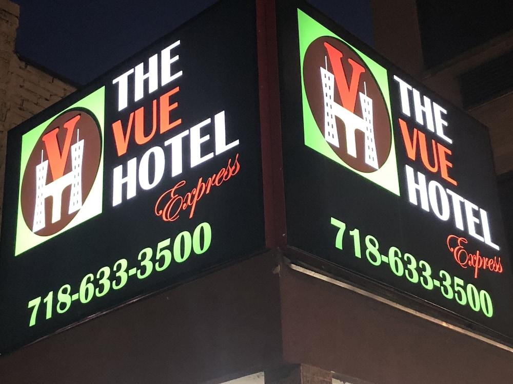 The Vue Hotel Express - Tap to explore photos