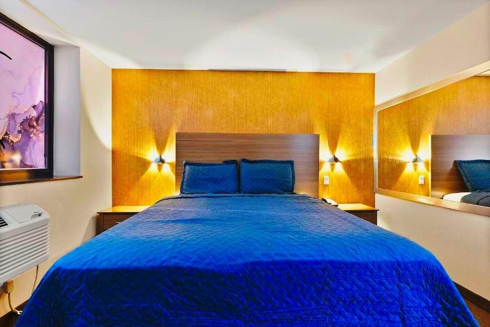 Casa Blanca Hotel Brooklyn Room Type - Deluxe Room
