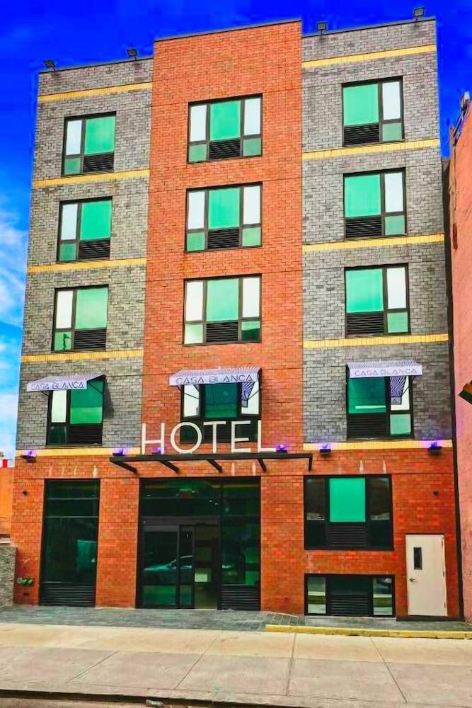 Casa Blanca Hotel Brooklyn - Tap to explore photos