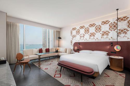 Andaz Doha, by Hyatt Room Type - Deluxe King Room with Sea View