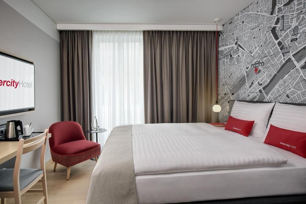 Intercityhotel Amsterdam Schiphol Airport - Tap to explore photos