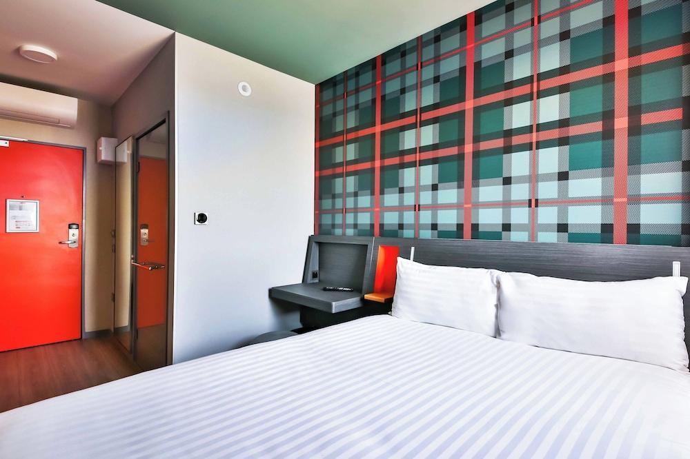 easyHotel Paris Charles de Gaulle - Tap to explore photos