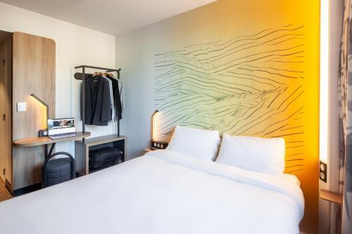 B&B HOTEL Saint-Denis Porte de Paris Room Type - Double Room - Disability Access B&B HOTEL Saint-Denis Porte de Paris Room Type - Double Room - Disability Access