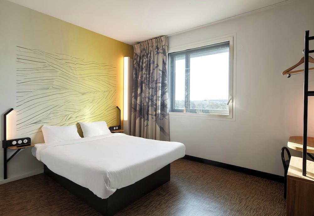 B&B HOTEL Saint-Denis Porte de Paris - Tap to explore photos