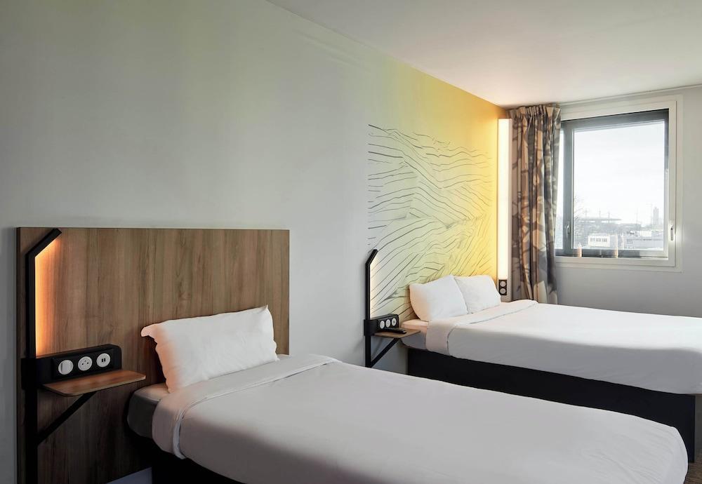 B&B HOTEL Saint-Denis Porte de Paris Room Type - Triple Room B&B HOTEL Saint-Denis Porte de Paris Room Type - Triple Room