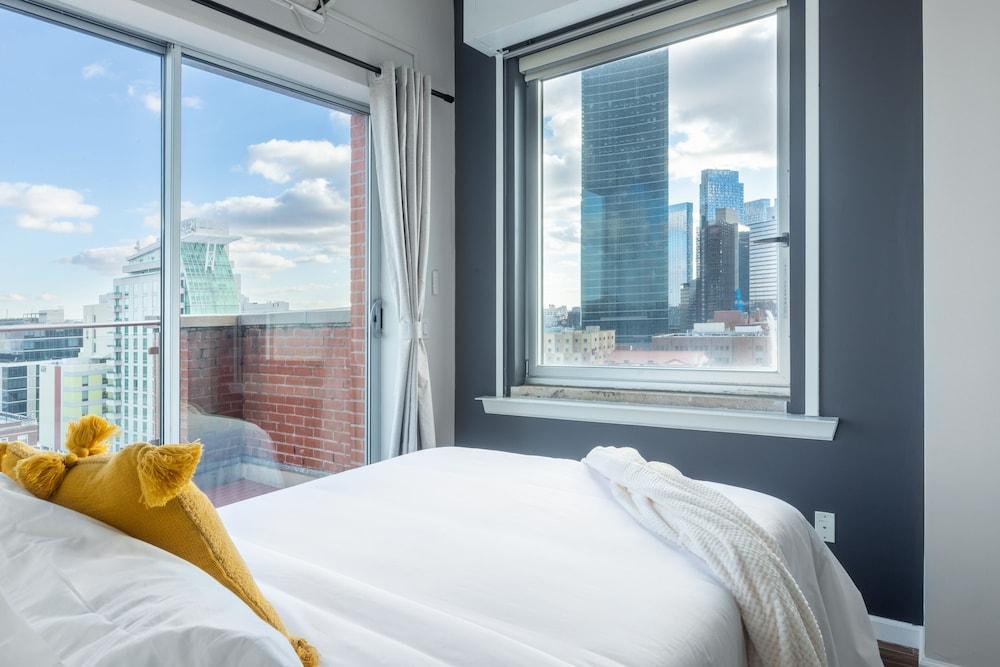 The Modernist Hotel Room Type - Penthouse Suite