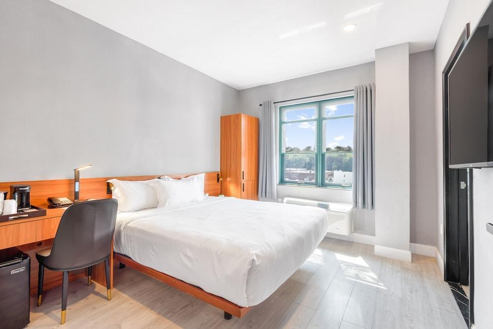Liberty View Brooklyn hotel Room Type - Standard Room, 1 King Bed